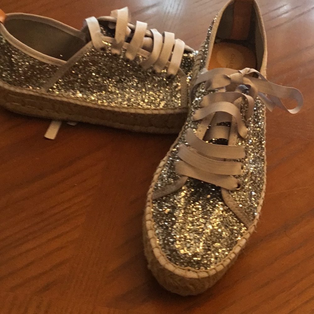 Charles David Sante sneaker. NWOT. Euro sz38